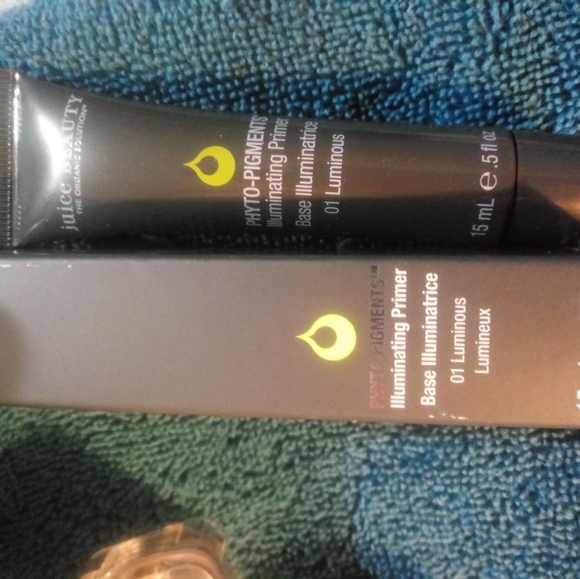 Brand New Make up lot. 15 pieces of new make up - Picture 5 of 12